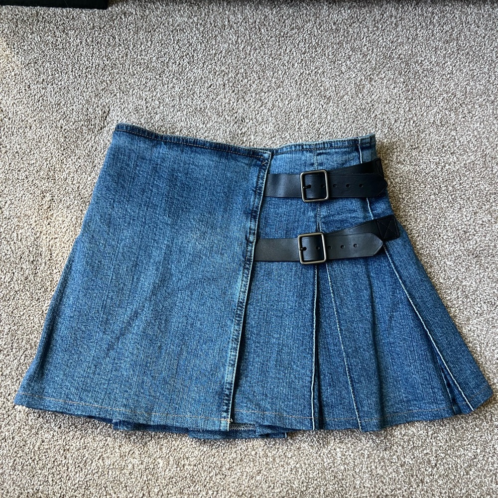 Vintage Burberry pleated denim skirt